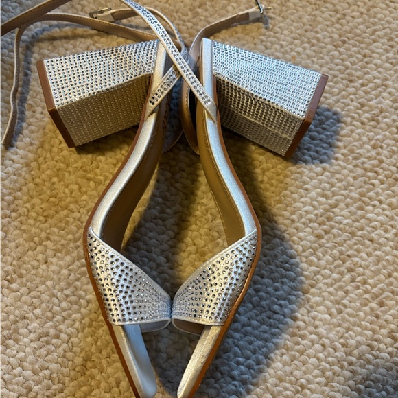 Lulu's Sparkling White and Silver Heels - Picture 5 of 6